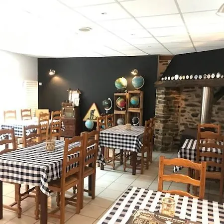 Chambre De La Tour Oda ve Kahvaltı 3*