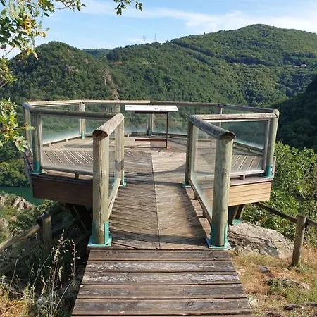 Chambre De La Tour Oda ve Kahvaltı Ayssenes-la-Bacaresse